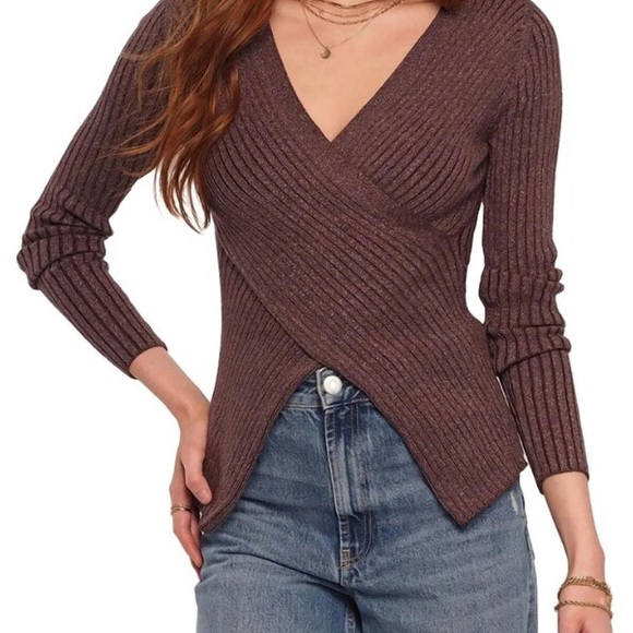 Heartloom Sweaters - Heartloom V-Neck Ribbed Sweater - Size Small
